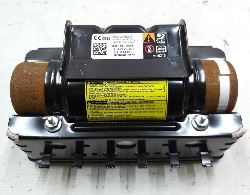 Подушка безопасности пассажира (торпедо) Tesla model S, model S REST 1463361-00-B Киев - изображение 1