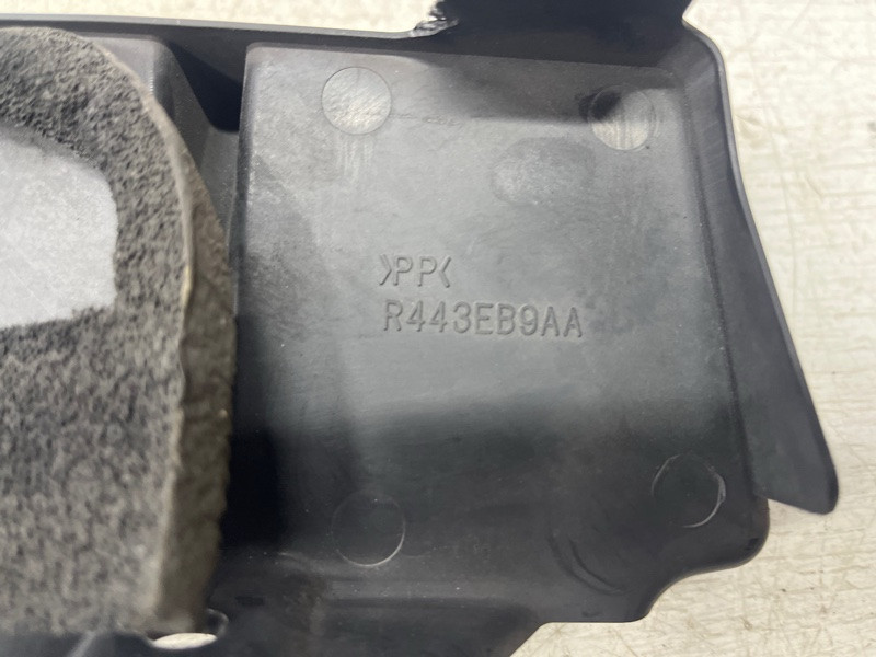Дефлектор радиатора правый Hyundai Sonata YF 2.4 БЕНЗИН G4KJ 2010 (б/у) Київ - зображення 3