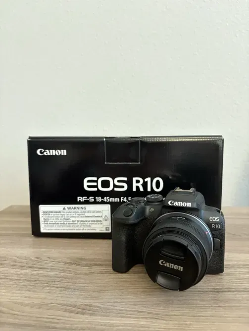 Беззеркальная камера Canon EOS R10 с объективом 18–45 мм Київ - зображення 1