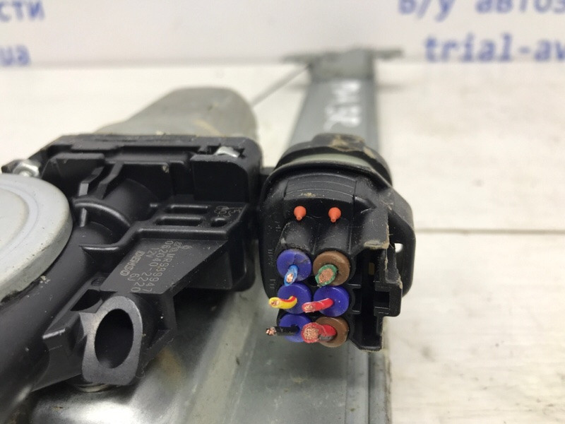 Стеклоподъемник задний правый Mitsubishi Pajero Wagon 4 3.2 ДИЗЕЛЬ 4M41 2006 (б/у) Київ - зображення 3