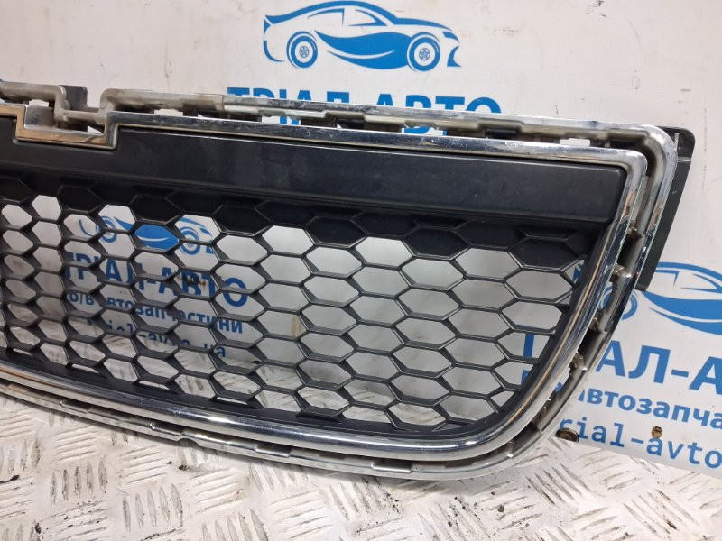 Решетка радиатора Chevrolet Captiva C140 2.2 DIESEL Z22D1 2006 (б/у) Київ - зображення 3