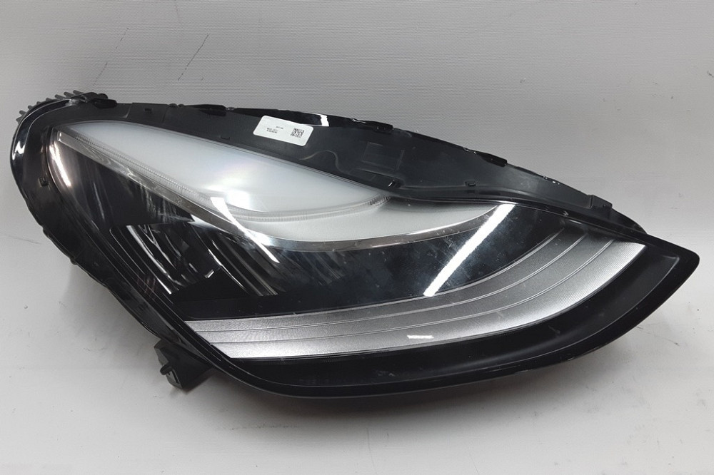 Фара главная правая ECE LHD (EU) с повреждением Tesla model 3 1077376-00-C Киев - изображение 1