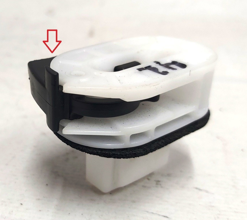 Клипса крепления заднего сиденья NIFCO 22431 с повреждением Tesla model 3 1099583-00-C Київ - зображення 1