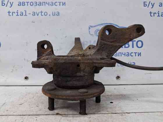 Кулак поворотный левый со ступицей Mitsubishi Outlander CU 2.4 БЕНЗИН 4G69 2003 (б/у) Киев