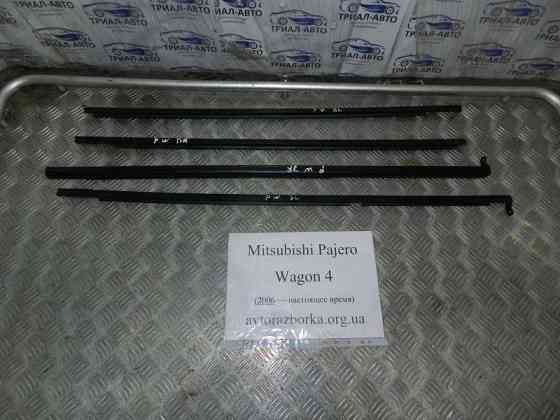 Молдинг скла Mitsubishi Pajero Wagon 2007-2013 MN117040 (Арт.10123) Киев