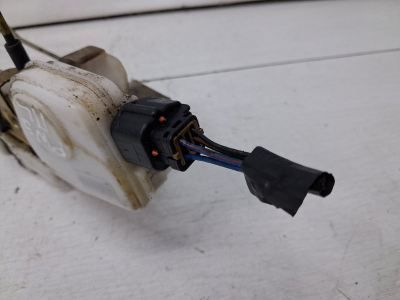 Замок двери передний левый Mitsubishi Pajero Wagon 3 3.2 ДИЗЕЛЬ 4M41 1999 (б/у) Київ - зображення 3