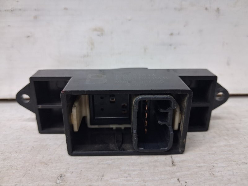 Кнопка стеклоподъемника Mitsubishi L200 KB 2.5 DIESEL 4D56 2006 (б/у) Київ - зображення 3