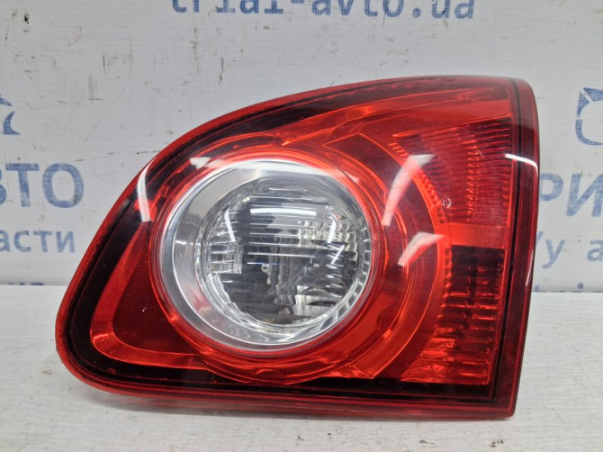 Фонарь задний внутренний правый Nissan Qashqai J10 2.0 БЕНЗИН MR20DE 2006 (б/у) Киев - изображение 1