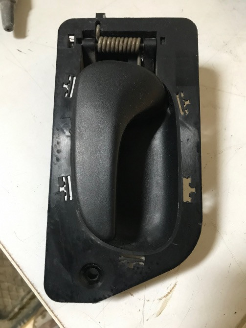 Бу ручка левой двери внутренняя Renault Laguna 1, 7700823286 . Кропивницький - зображення 1