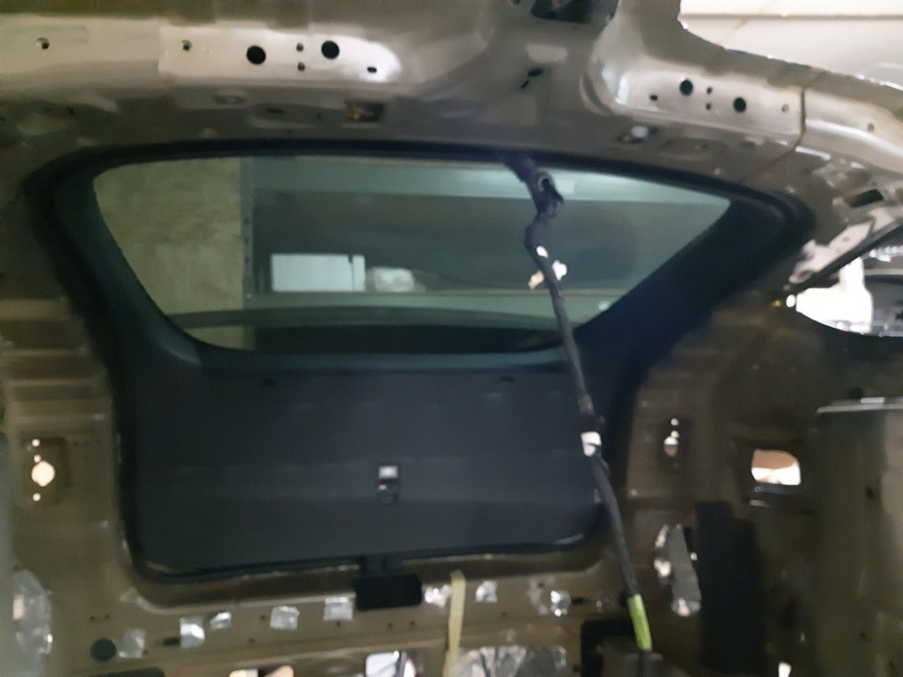 2Декоративная накладка центральной панели пассажирская PIANO BLACK MATA Tesla model S, model S REST, Киев - изображение 2