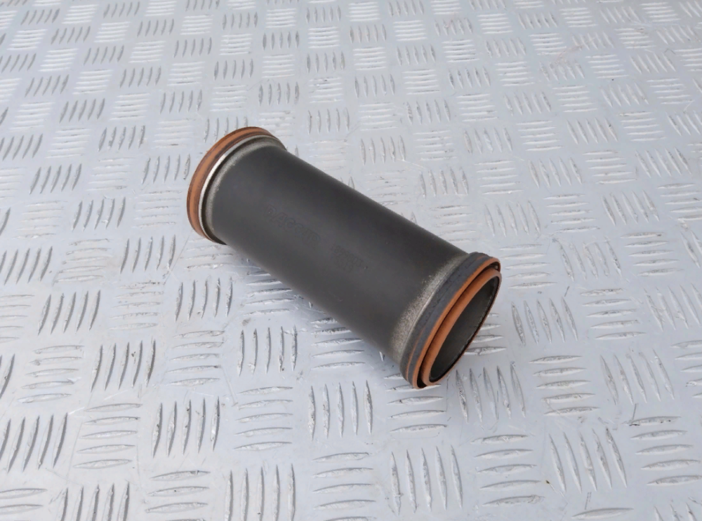 1899803 Патрубок меж турбиной и патрубком интеркулера DAF XF 106 Euro 6 Львів - зображення 1