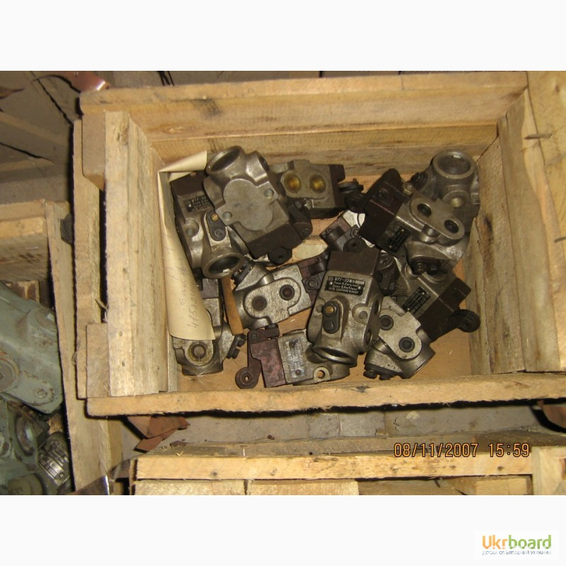 Пневмораспределители В-77-33, Рном. -6.3кгс/см2. Qном. -0.4м3/мин. Харків - зображення 1