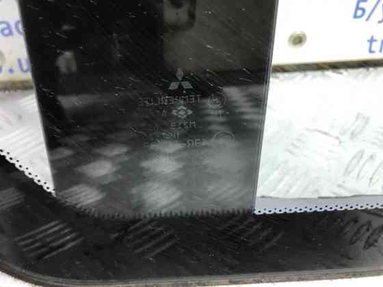 Стекло в кузов заднее правое Mitsubishi Pajero Sport K9 3.0 БЕНЗИН 6G72 1996 (б/у) Київ