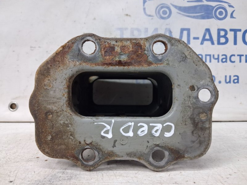 Кронштейн усилителя переднего бампера Kia Ceed ED 1.6 DIESEL D4FB 2006 прав. (б/у) Київ - зображення 2