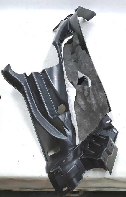 1Облицовка стойки C нижняя левая PVC GREY с повреждением Tesla model S 1002534-09-H Киев - изображение 4