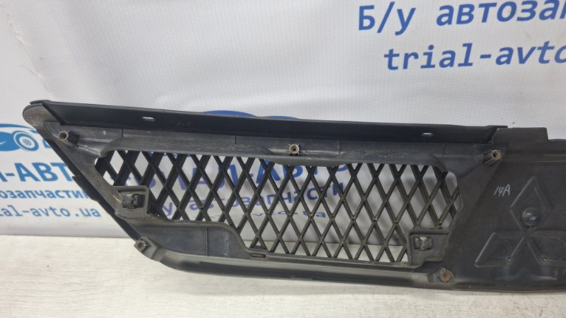 Решетка радиатора Рестайлинг Mitsubishi Lancer 9 1.6 БЕНЗИН 4G18 2003 (б/у) Киев - изображение 7