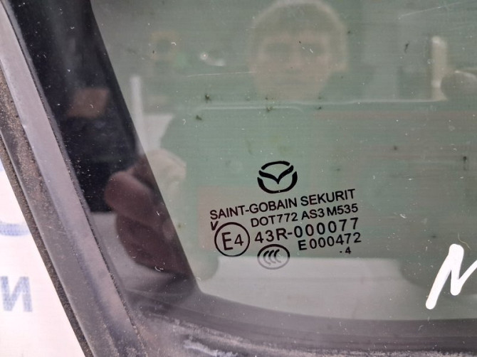 Стекло двери задней правой (форточка) Mazda 3 BM 2.2 DIESEL 2013 (б/у) Київ - зображення 2