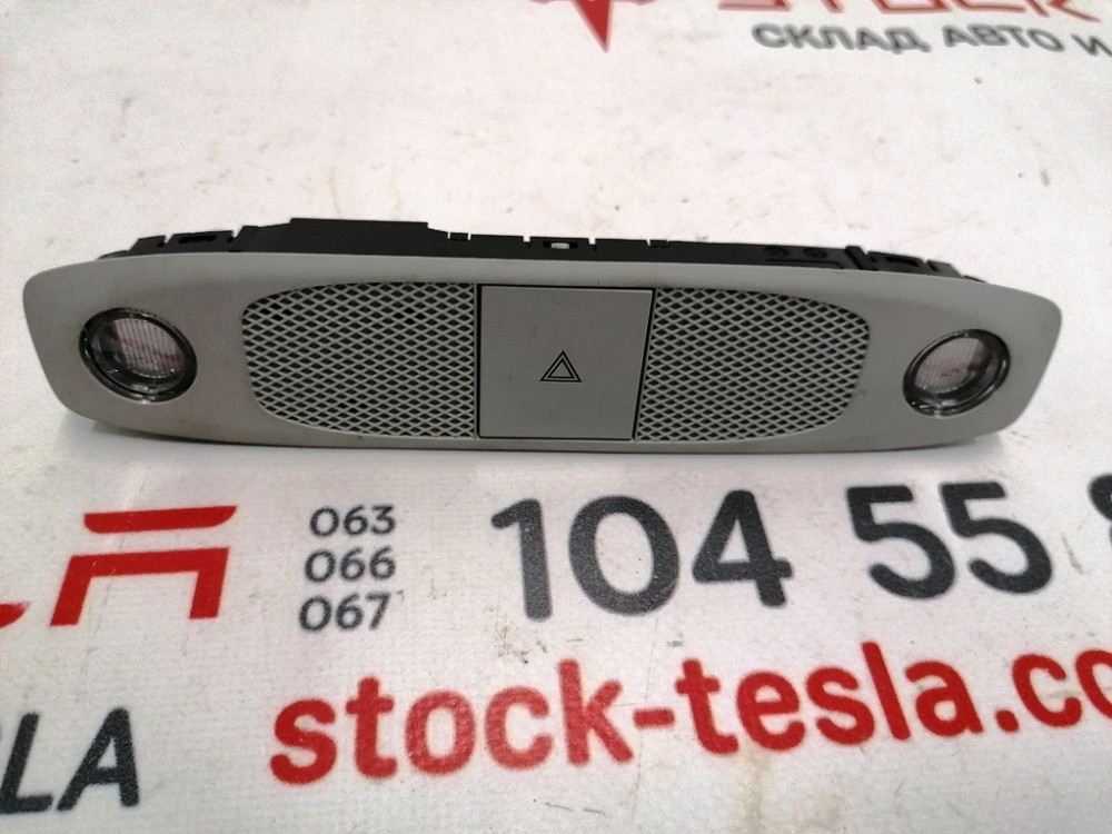Панель освещения с микрофоном и кнопкой аварийного сигнала передняя (в сборе) Tesla model 3 1092573- Київ - зображення 1