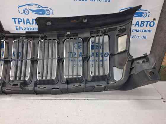 Решетка радиатора Jeep Grand Cherokee WK2 3.6 БЕНЗИН ERB 2010 (б/у) Киев