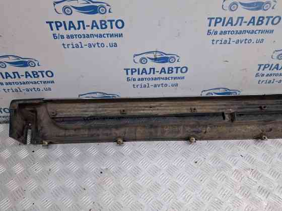 Накладка на подножку Mitsubishi Pajero Sport K9 2.5 DIESEL 4D56 1996 прав. (б/у) Київ