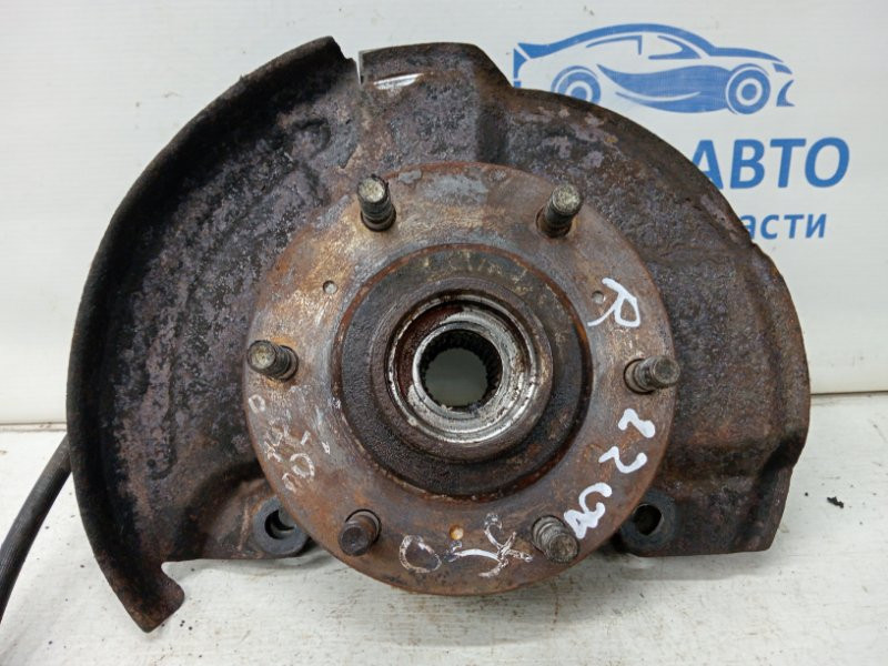 Кулак поворотный правый со ступицей Mitsubishi L200 KB 2.5 DIESEL 4D56 2006 (б/у) Киев - изображение 1