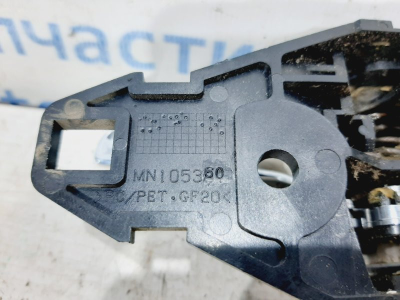 Ручка двери внутренняя правая Mitsubishi L200 KB 2.5 ДИЗЕЛЬ 4D56U 2006 (б/у) Киев - изображение 3