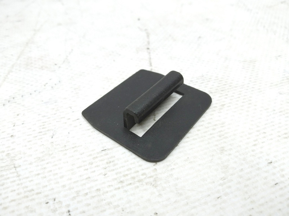 Клипса сетки солнцезащитной панорамы 1шт. Tesla model 1472925-00-A Киев - изображение 1