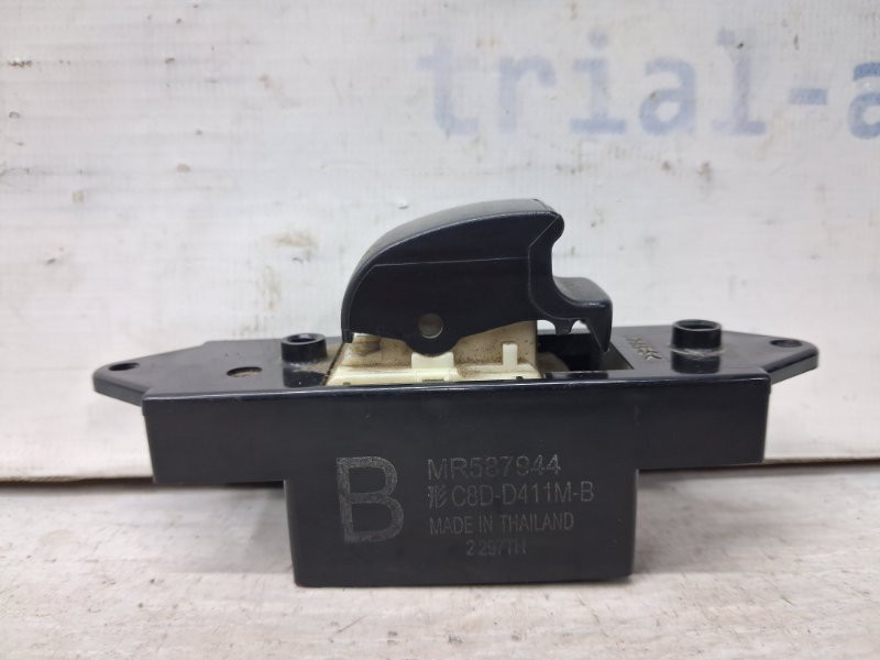 Кнопка стеклоподъемника Mitsubishi L200 KB 2.5 DIESEL 4D56 2006 (б/у) Київ - зображення 1