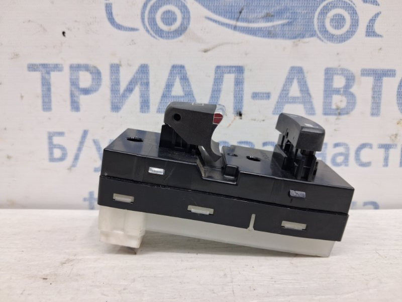 Кнопка стеклоподъемника Infiniti Q50 V37 2.2 DIESEL OM651 2013 перед. (б/у) Київ - зображення 1