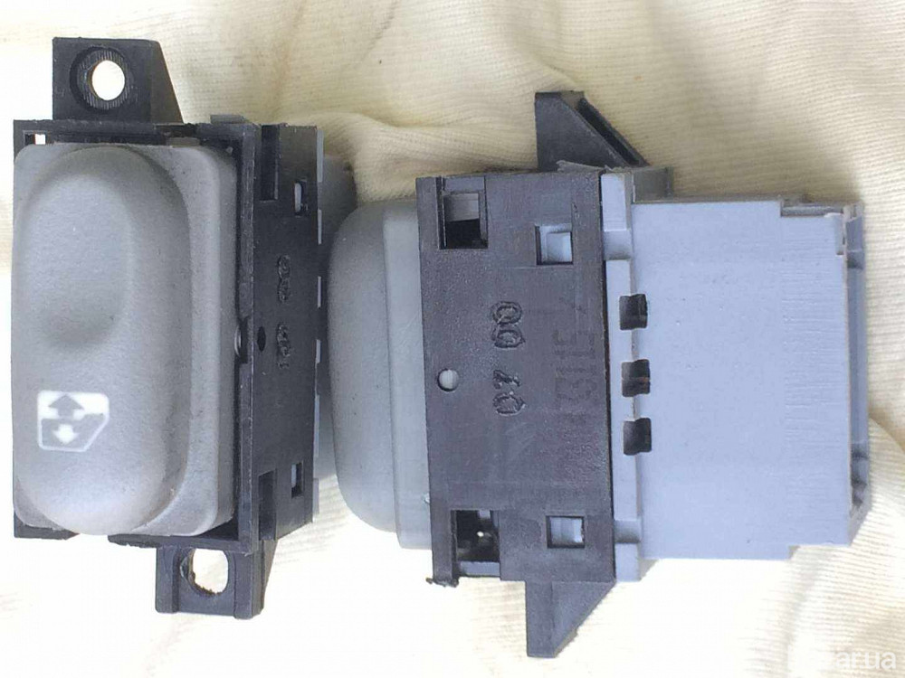 Б/у кнопка стеклоподъемника передняя Renault Scenic 1, 7700433115 Кропивницкий - изображение 1