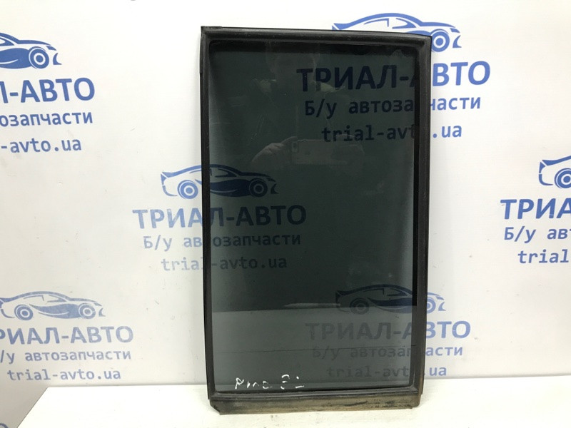 Стекло двери задней левой (форточка) Mitsubishi Pajero Wagon 3 3.2 ДИЗЕЛЬ 4M41 1999 (б/у) Київ - зображення 1
