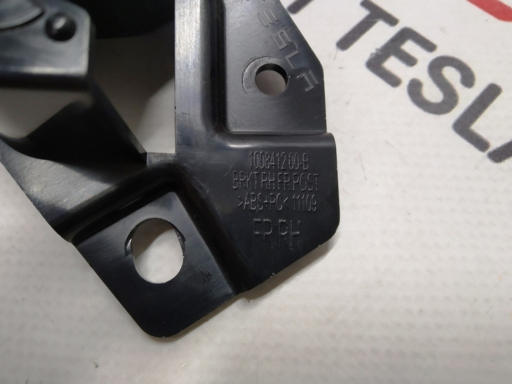 Кронштейн крепления карты двери передней правой Tesla model S, model S REST 1008412-00-B Київ - зображення 4