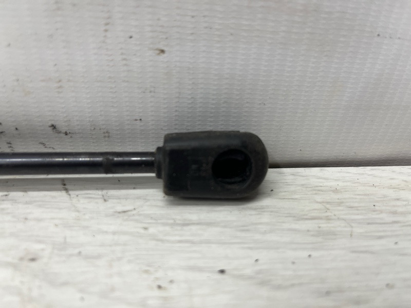 Амортизатор капота Jeep Cherokee 2013-2019 68156156AB (Арт. 76962) Київ - зображення 3