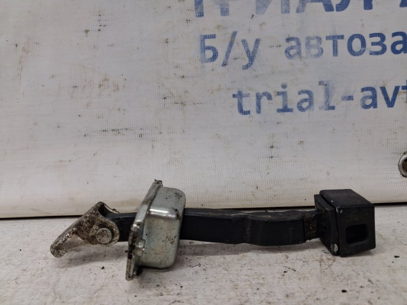 Ограничитель двери передний правый Mitsubishi ASX 2010- 5702A079 (Арт. 64476) Київ - зображення 1