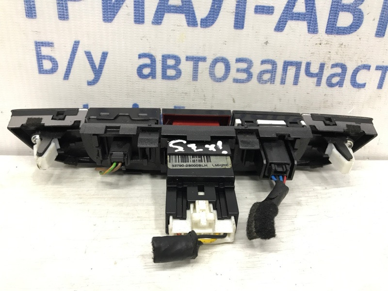 Кнопка аварийки Hyundai IX35 LM 2.0 DIESEL 2010 (б/у) Киев - изображение 2