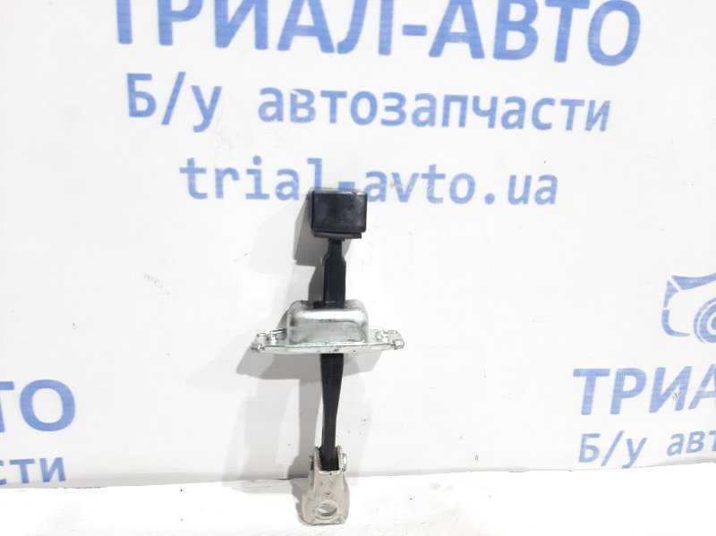 Ограничитель двери передний правый Mitsubishi Lancer 10 1.5 БЕНЗИН 4A91 2007 (б/у) Киев - изображение 1