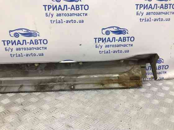 Накладка порога внешняя правая Mitsubishi Pajero Wagon 3 3.2 ДИЗЕЛЬ 4M41 1999 (б/у) Киев