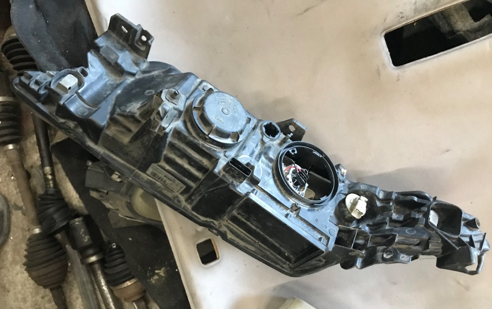 Бу корпус фары правый Renault Laguna 2, 8200002847, дефект-трещинка, крепления все целые Кропивницький - зображення 3