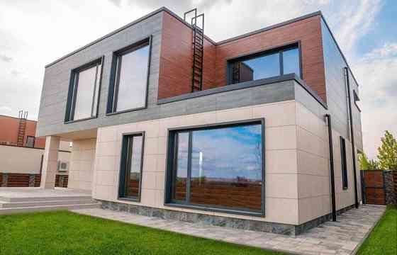 Двоповерховий будинок 263 м2 у закритому КМ Crystal Forest Киев