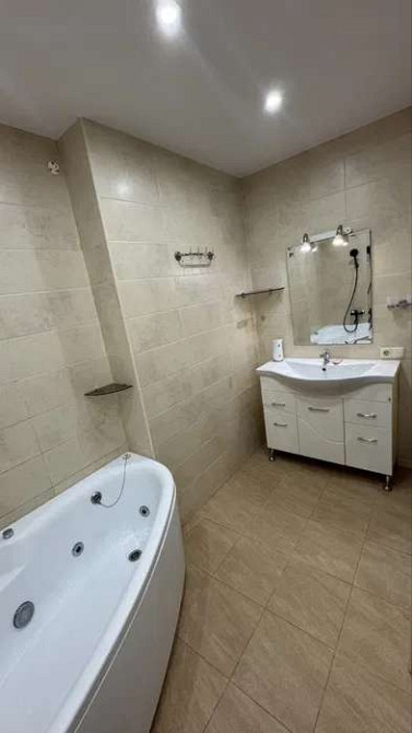 Продается 3_х ком квартира на БЕРЕЗНЯКАХ, ул. Юрия Шумского, 10 Київ - зображення 4