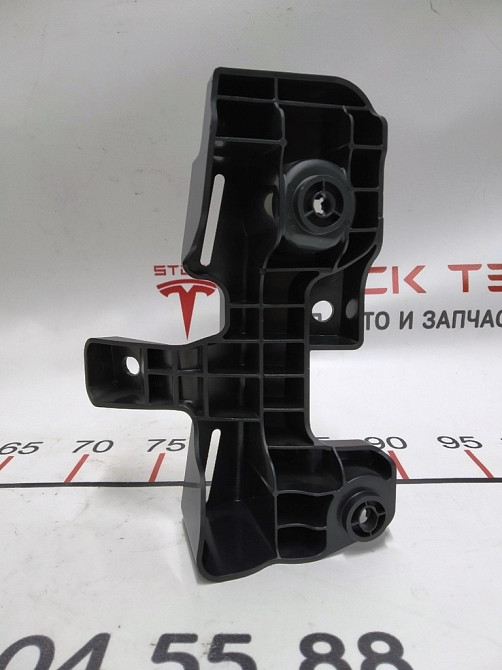 Кронштейн крепления коврового покрытия 1-го ряда сидений правый Tesla model 3 1101145-00-G Киев - изображение 2