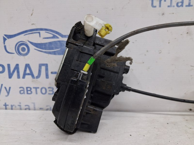 Замок двери передний правый Nissan Qashqai J10 2.0 БЕНЗИН MR20DE 2006 (б/у) Киев - изображение 2