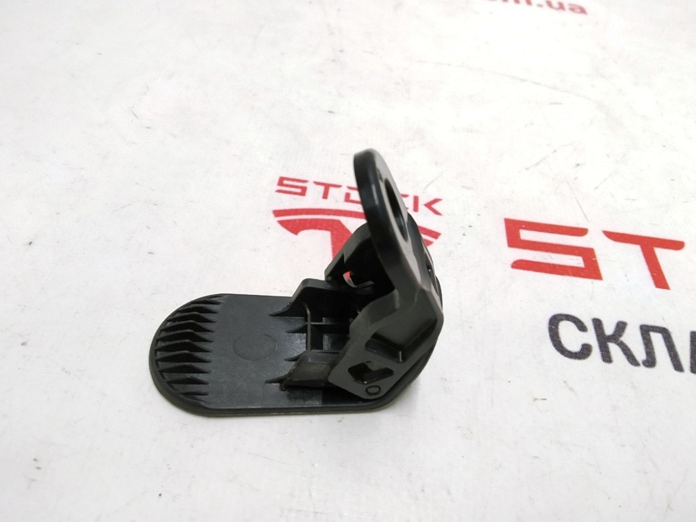 Заглушка(фиксатор) крепления подкапотного бокса правая NEW не оригинал Tesla model 1116003-00-C Київ - зображення 3