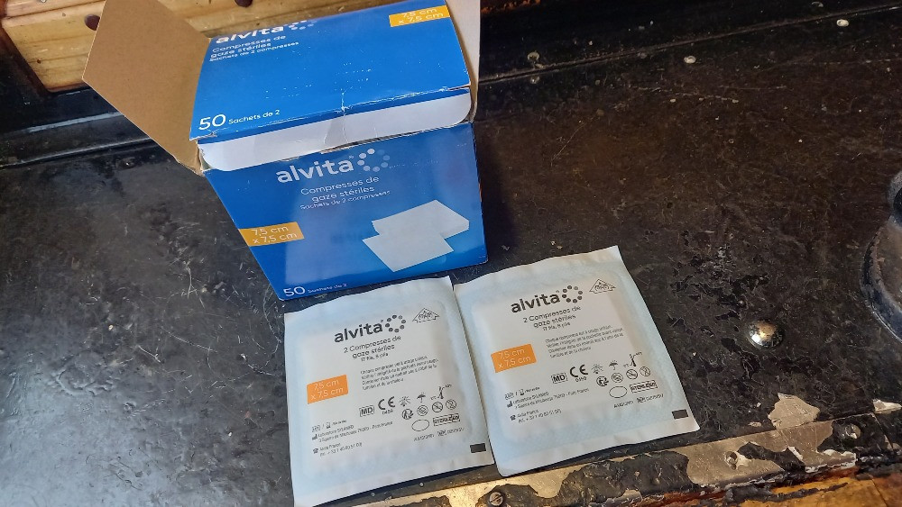 Стерильные марлевые компрессы Alvita 7,5x7,5 см,50 пакетиков по 2шт. Запоріжжя - зображення 1