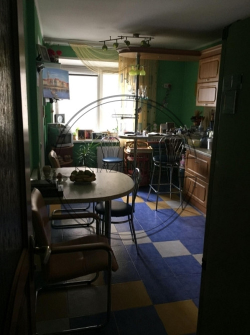 Простора, роздільна 3-х к. Кв. біля ст. м. Харківська. № 21105082 Київ - зображення 1