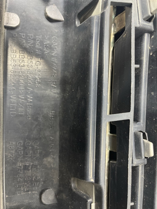 Решетка радиатора Ford Explorer 5 3.5 БЕНЗИН ENKX0 2011 (б/у) Киев - изображение 8