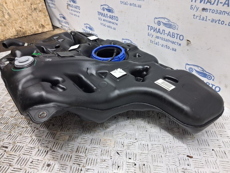 Бак топливный пластик Toyota Auris E150 1.6 БЕНЗИН 1ZRFAE 2006 (б/у) Киев - изображение 3