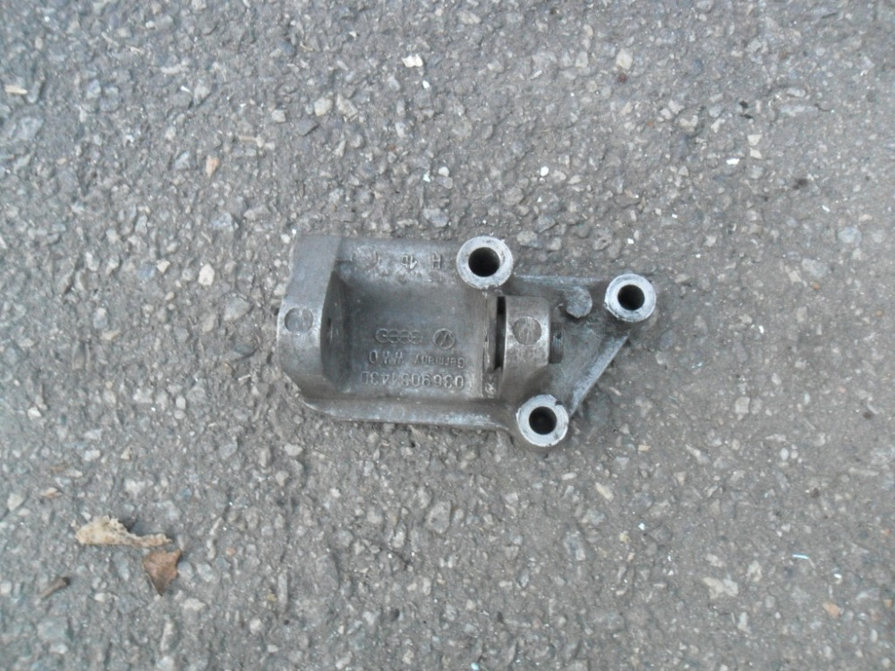 VAG 036903143D, Кронштейн генератора Фольксваген Golf 2, 1.3 оригінал Винница - изображение 1