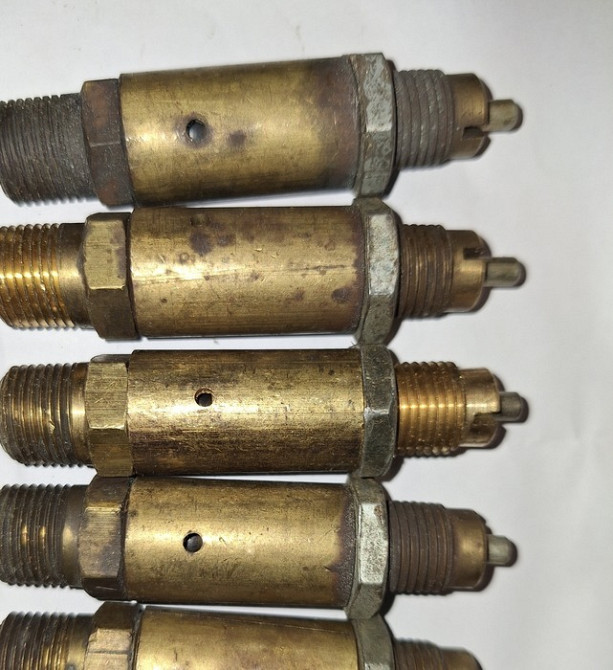 120-3513050 Клапан запобіжний регулювання тиску повітря ЗІЛ, МАЗ, ЛАЗ, КАЗ Суми - зображення 1