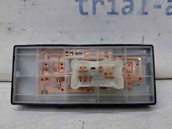 Кнопка стеклоподъемника Nissan Qashqai J11 1.2 БЕНЗИН HRA2DDT 2013 перед. (б/у) Київ